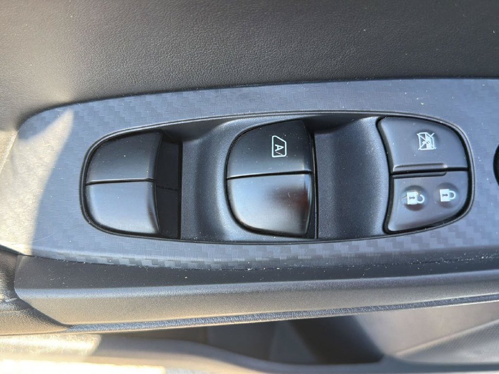 Used 2025 Nissan Sentra S FWD image 24