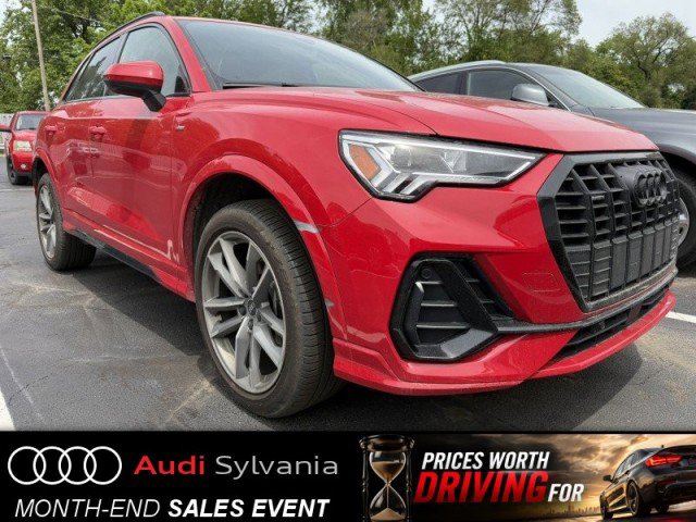 Used 2023 Audi Q3 2.0T Premium w/ Black Optic Sport Package AWD/4WD video 1