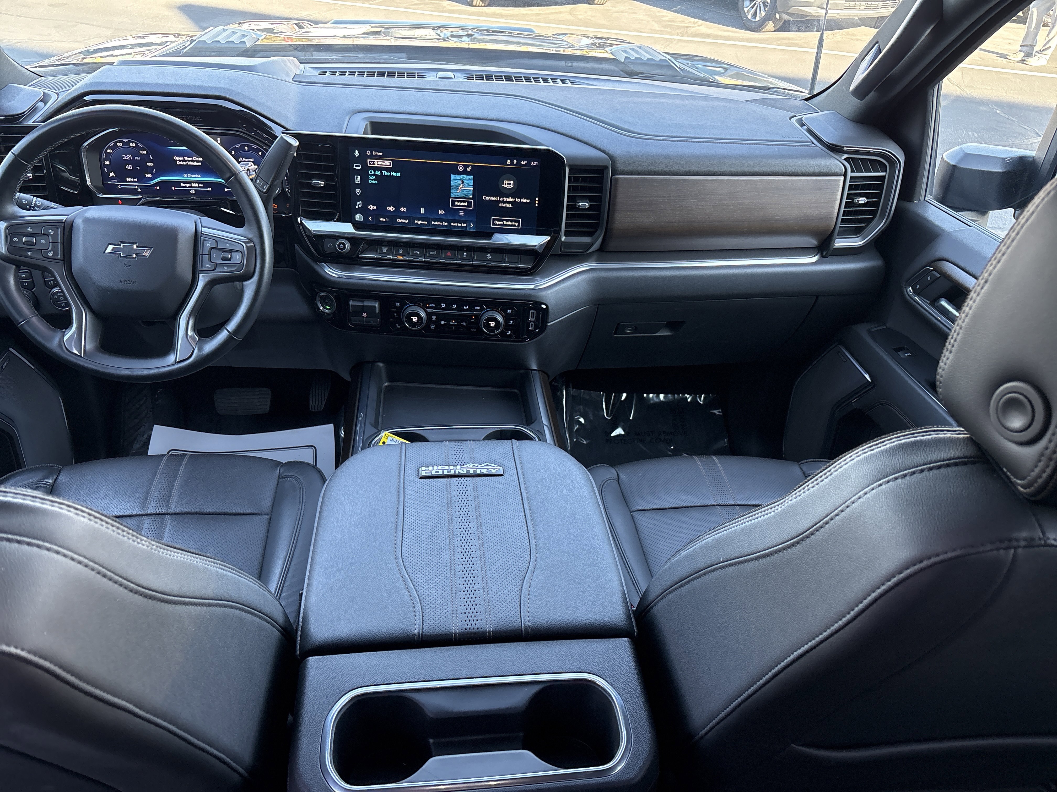 Used 2024 Chevrolet Silverado 3500 High Country w/ Technology Package image 17