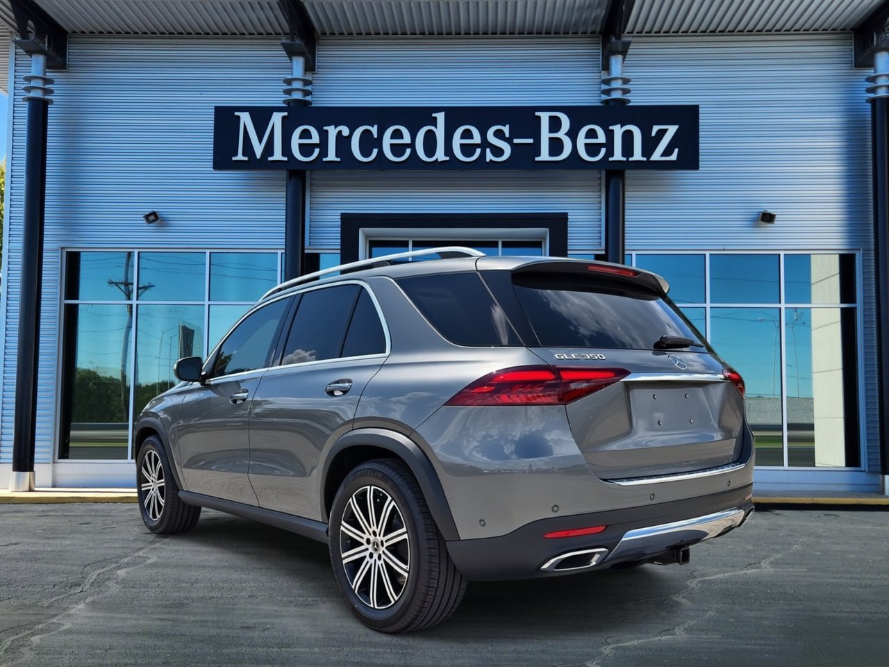 New 2026 Mercedes-Benz GLE 350 4MATIC image 4