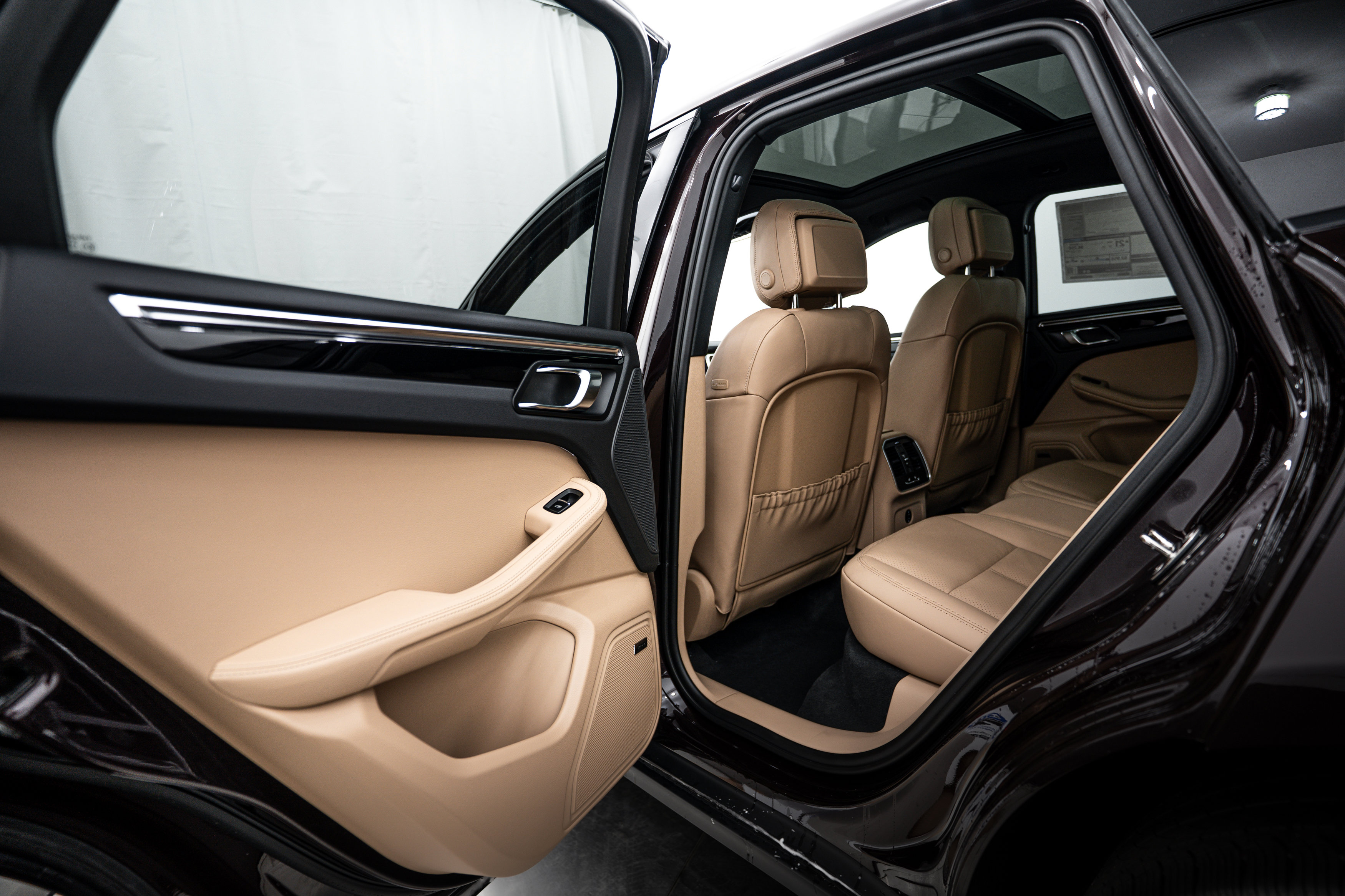 New 2026 Porsche Macan image 21