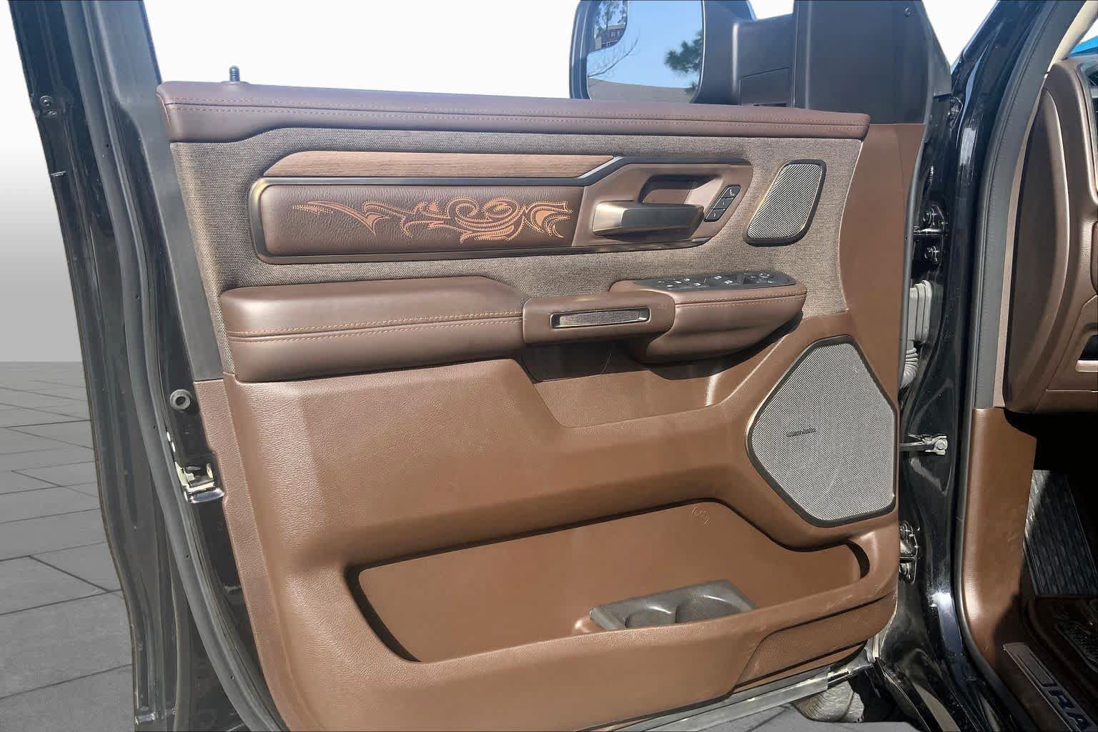Used 2025 RAM 1500 Limited AWD/4WD image 22
