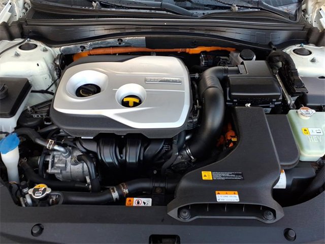 Used 2018 Kia Optima Premium w/ Convenience Package image 18