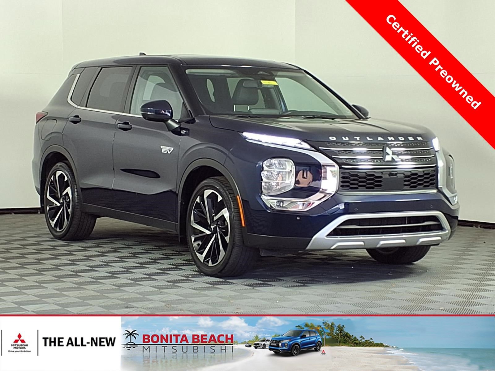 Used 2024 Mitsubishi Outlander SE image 1