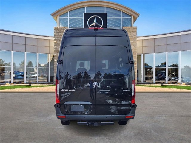 Used 2024 Mercedes-Benz Sprinter 2500 image 4