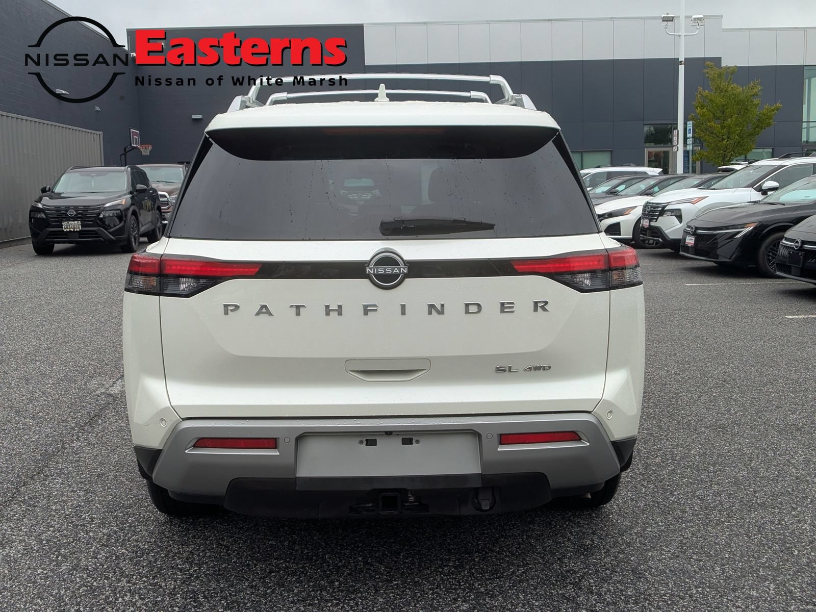 Used 2023 Nissan Pathfinder SL w/ SL Premium Package AWD/4WD image 6