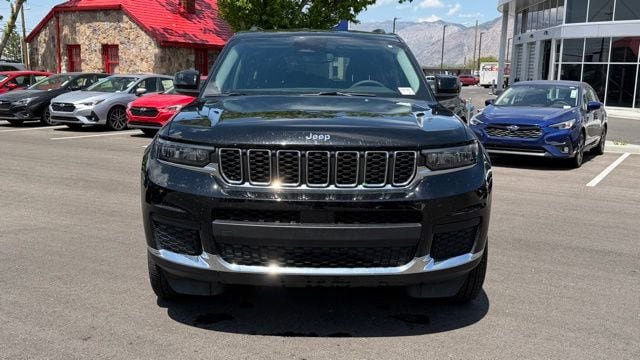 Used 2024 Jeep Grand Cherokee L Laredo RWD image 8