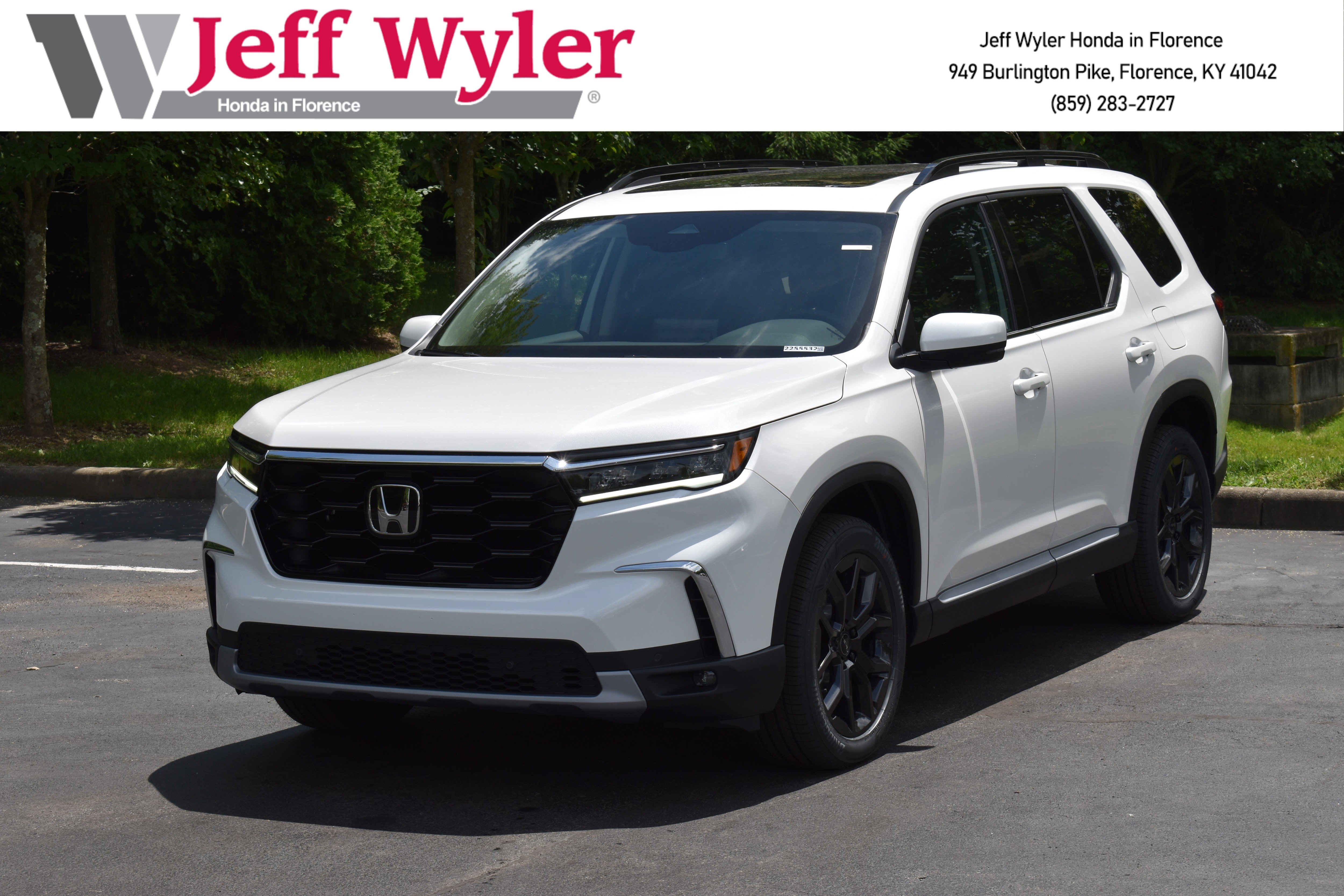 New 2025 Honda Pilot Touring image 3