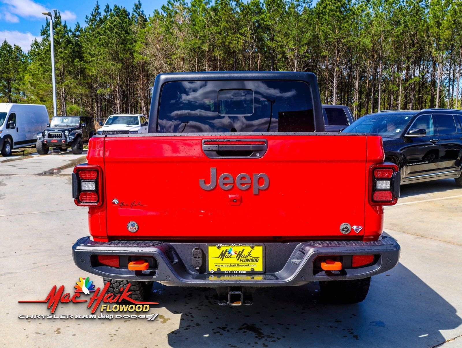Used 2024 Jeep Gladiator Mojave w/ Safety Group image 7