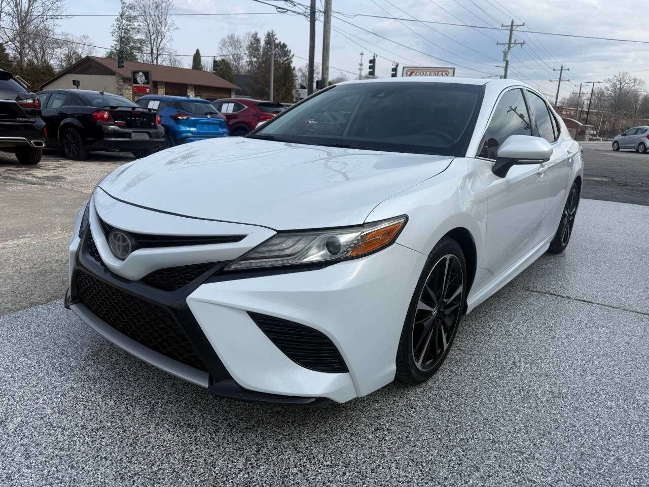 Used 2019 Toyota Camry XSE image 2