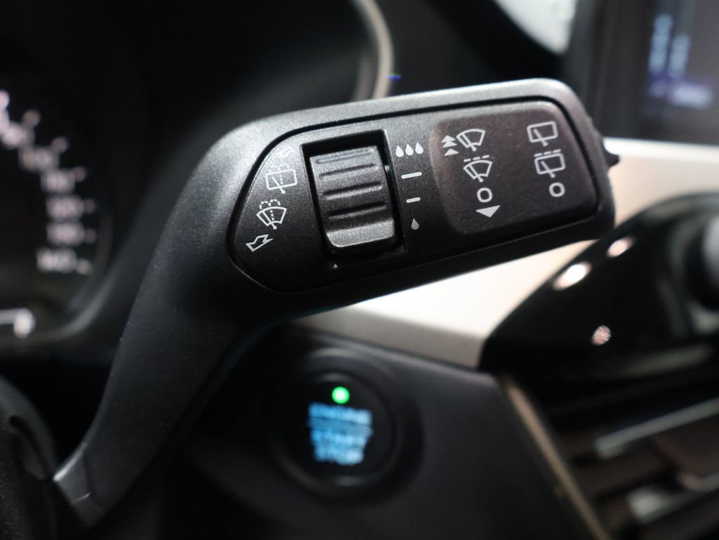 Used 2022 Ford Escape SE w/ Cold Weather Package image 39