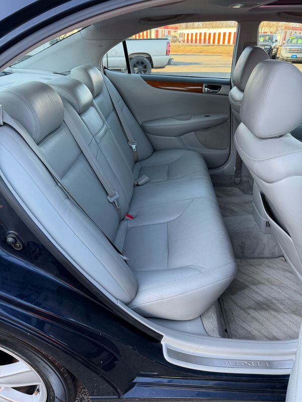 Used 2005 Lexus ES 330 image 11