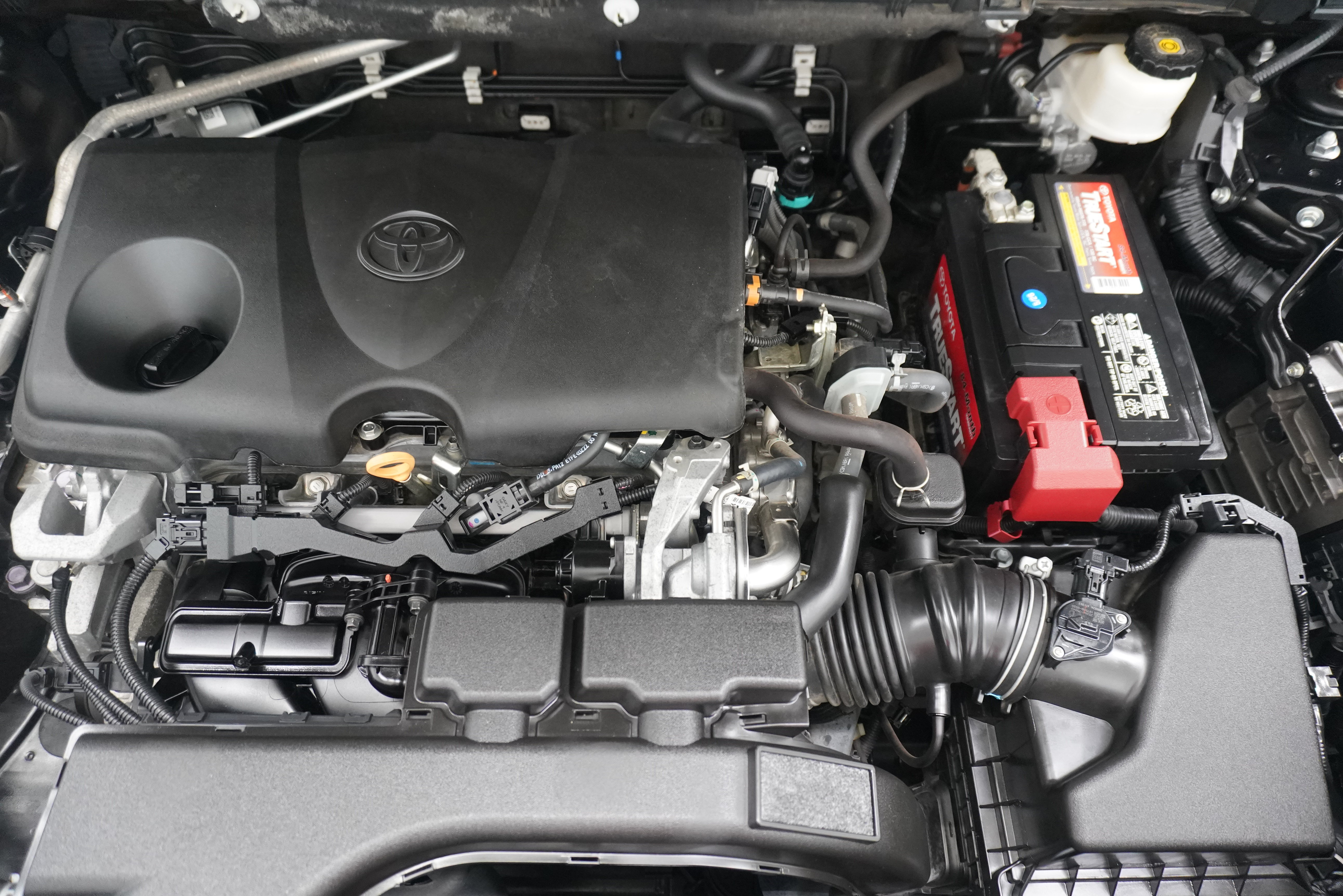 Used 2021 Toyota RAV4 LE FWD image 28
