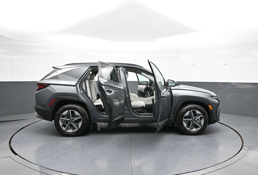 Certified 2025 Hyundai Tucson SEL AWD/4WD image 42