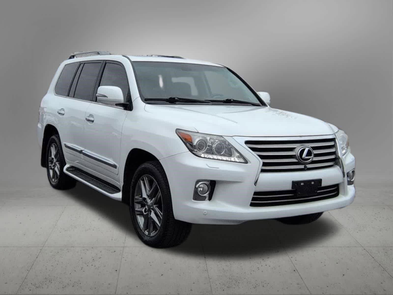 Used 2013 Lexus LX 570 4WD w/ Luxury Pkg image 8