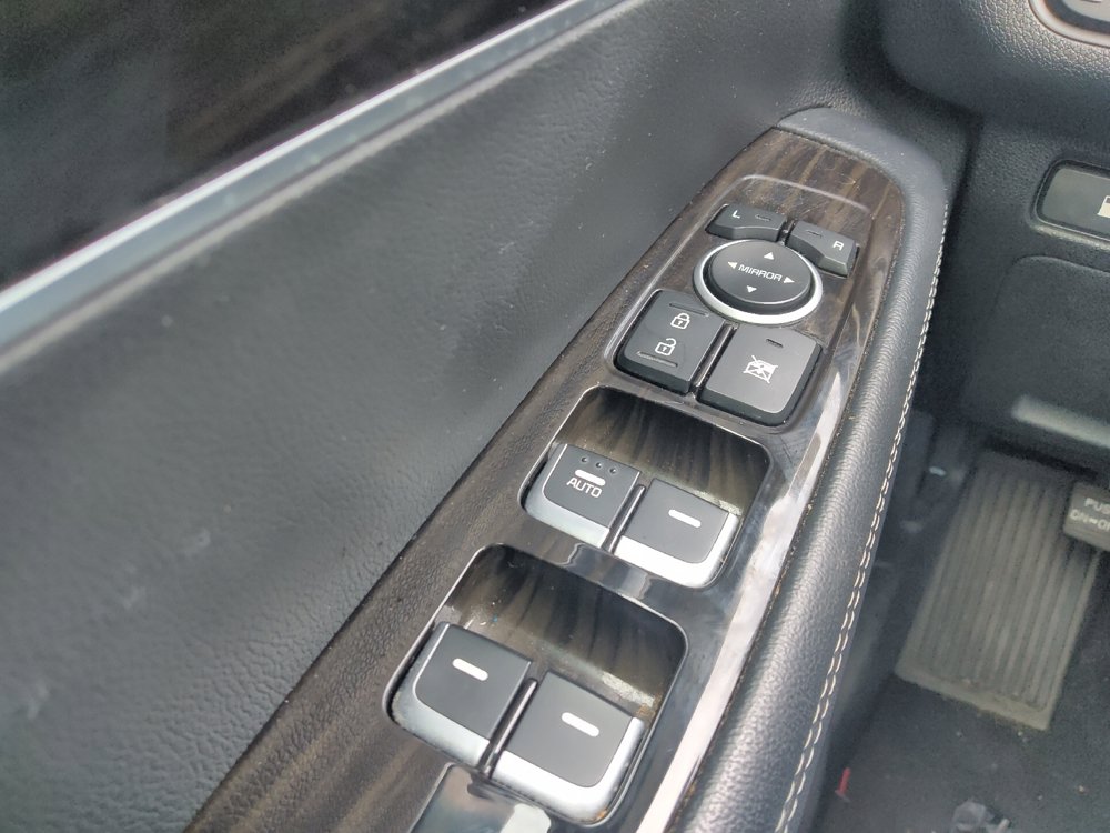 Used 2020 Kia Sorento L FWD image 27