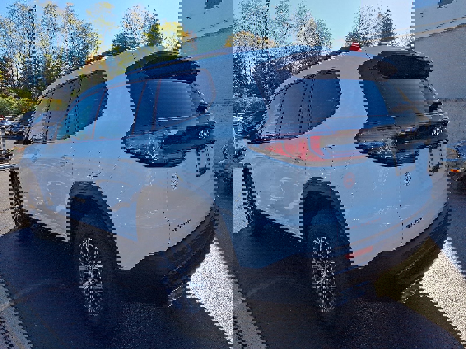 New 2026 GMC Acadia AT4 w/ Luxury Package image 3