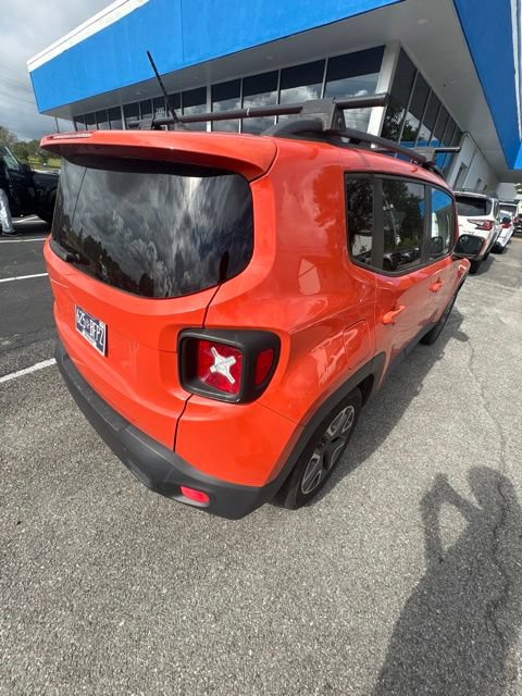 Used 2016 Jeep Renegade Latitude FWD image 27