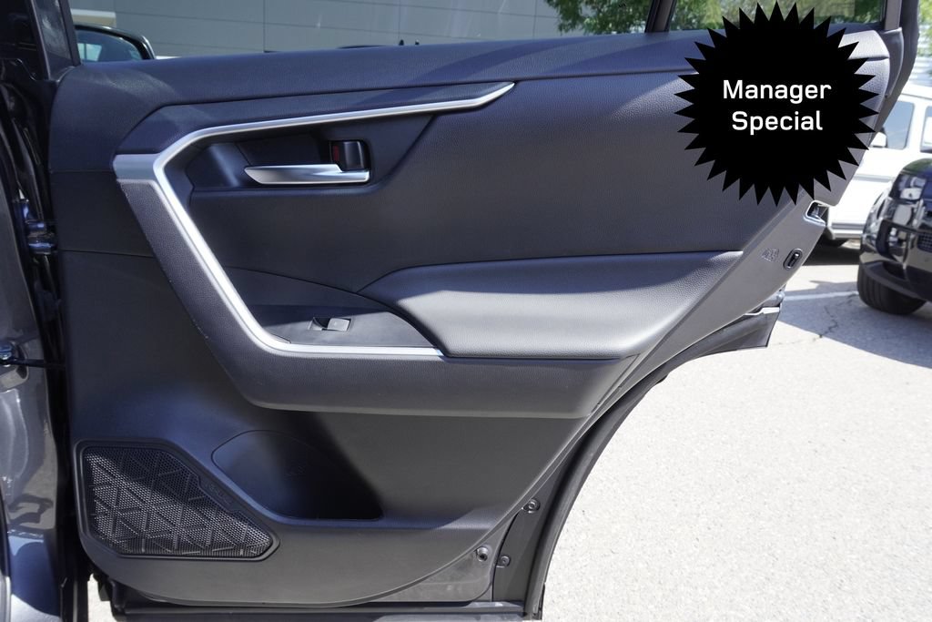 Used 2025 Toyota RAV4 XLE AWD/4WD image 25