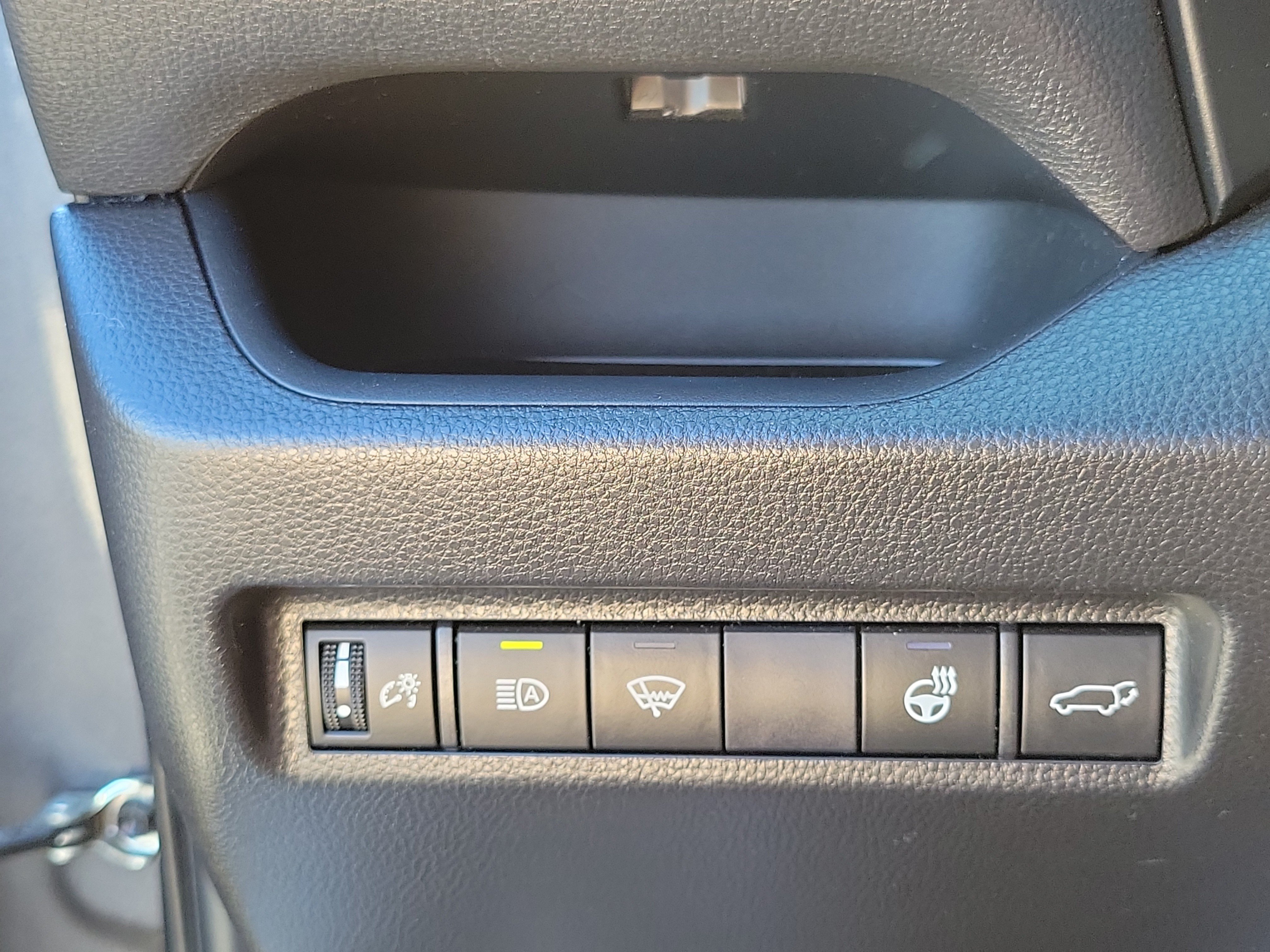 Used 2020 Toyota RAV4 XSE w/ XSE Grade Weather Package AWD/4WD image 13