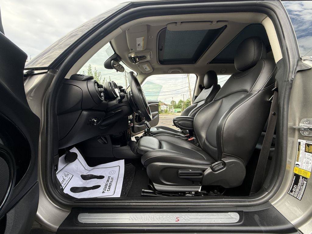 Used 2020 MINI Cooper S FWD image 16
