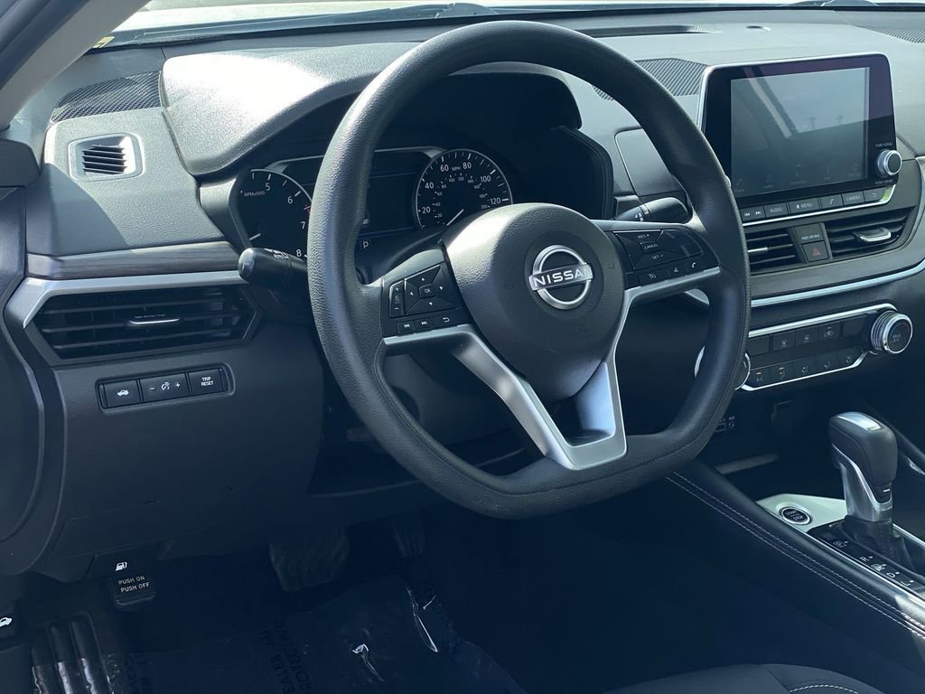 Used 2023 Nissan Altima 2.5 SV image 18