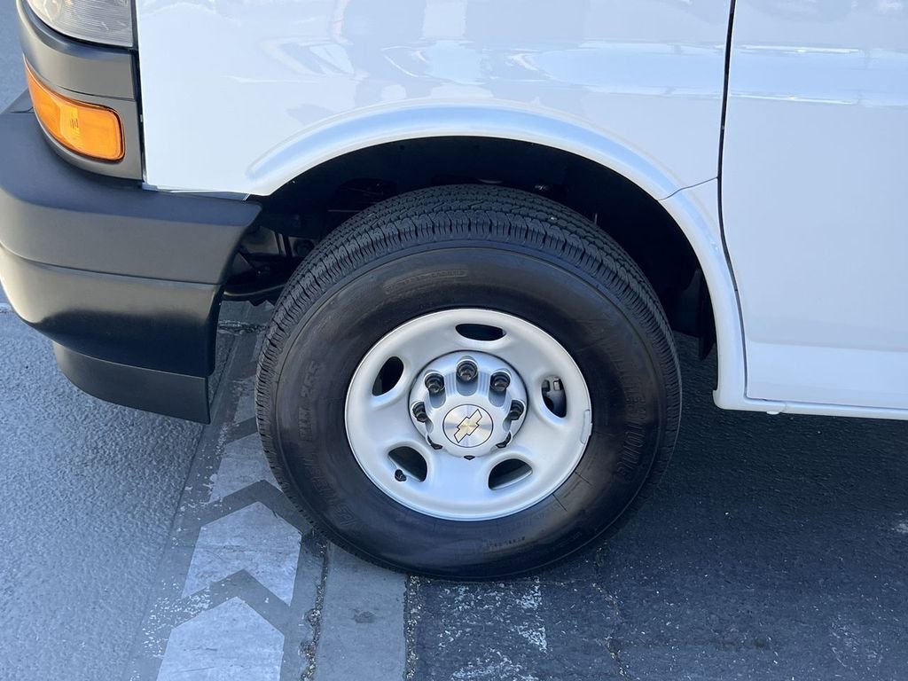New 2025 Chevrolet Express 2500 w/ Driver Convenience Package image 31