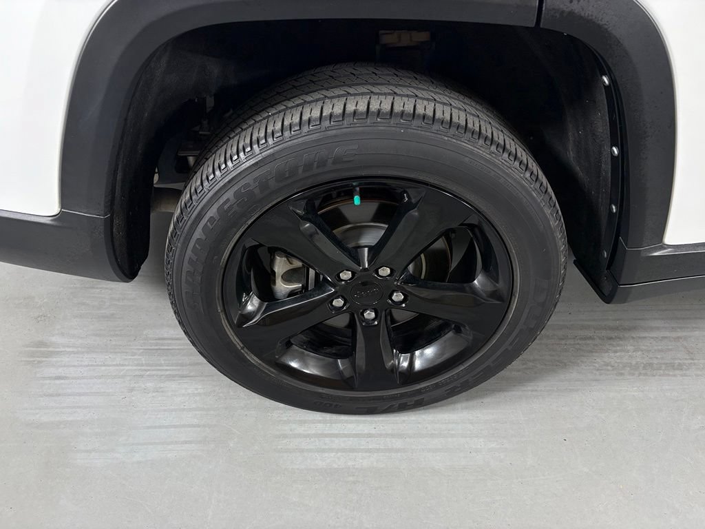 Used 2022 Jeep Grand Cherokee L Laredo RWD image 10