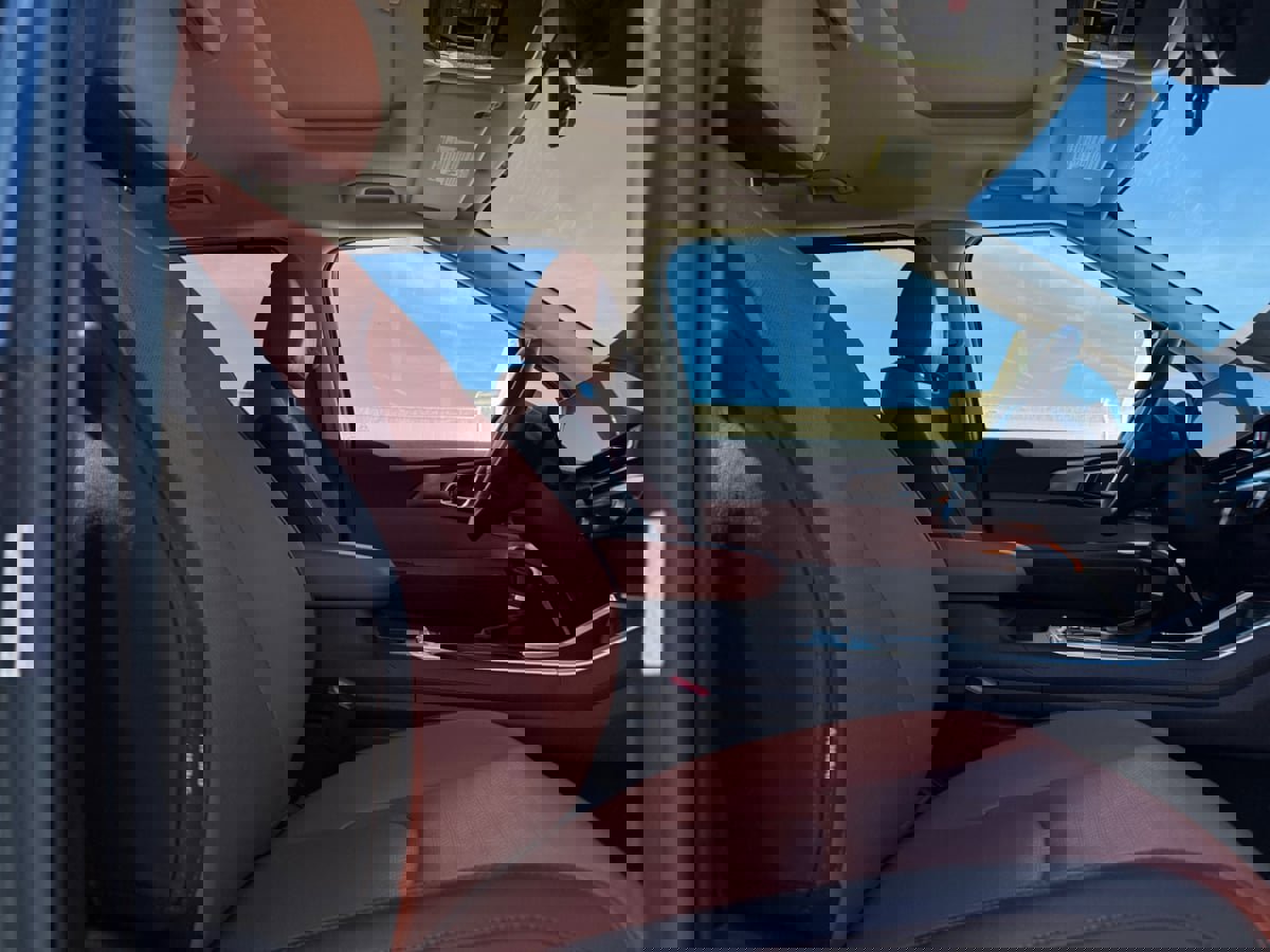 Used 2025 Kia Carnival SX Prestige image 20