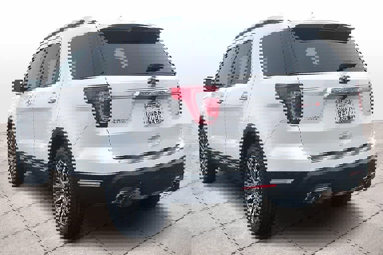 Used 2019 Ford Explorer Platinum image 13