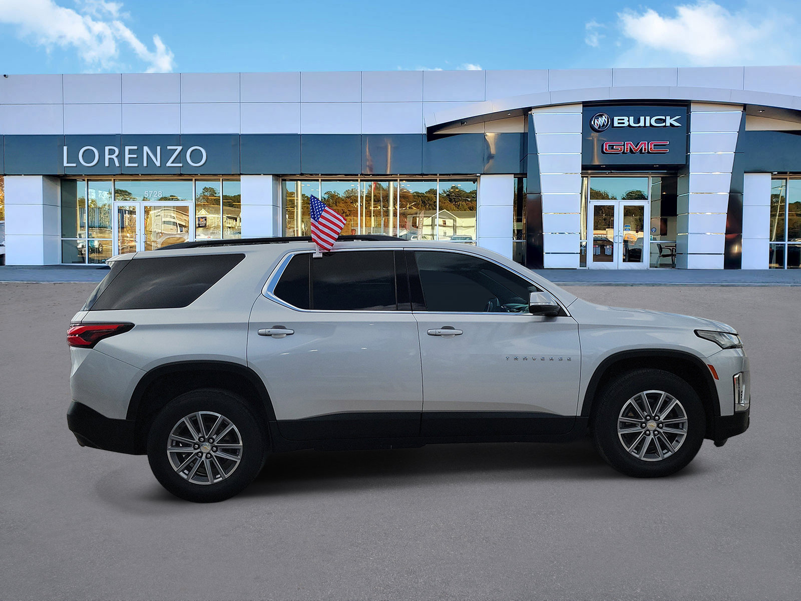Used 2022 Chevrolet Traverse LT FWD image 4