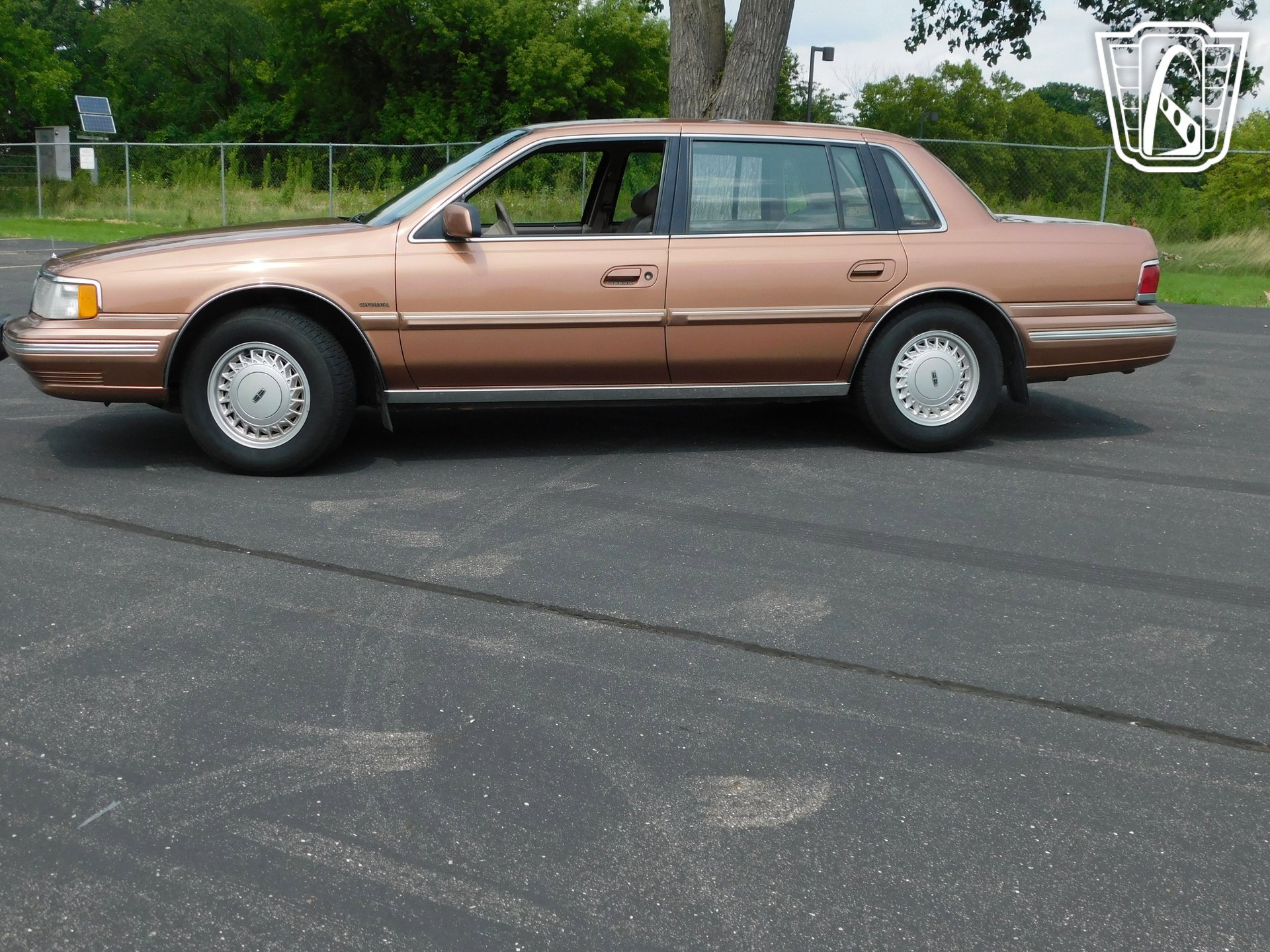 Used 1992 Lincoln Continental Executive FWD image 7