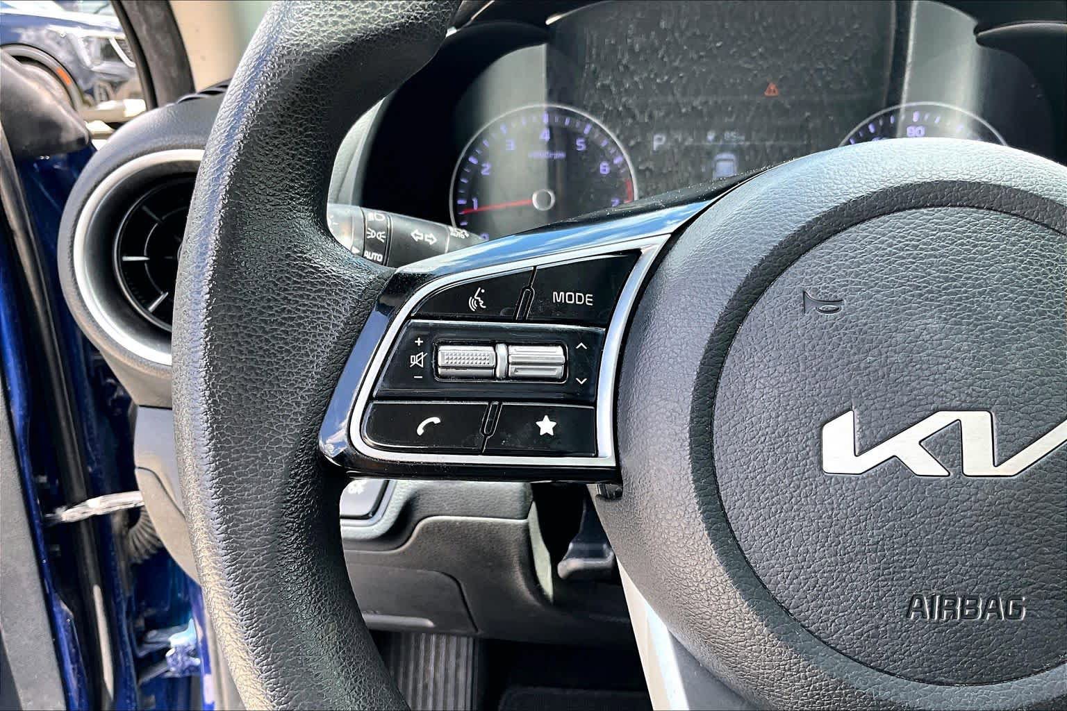 Certified 2022 Kia Forte LXS w/ LXS Technology Package FWD image 21