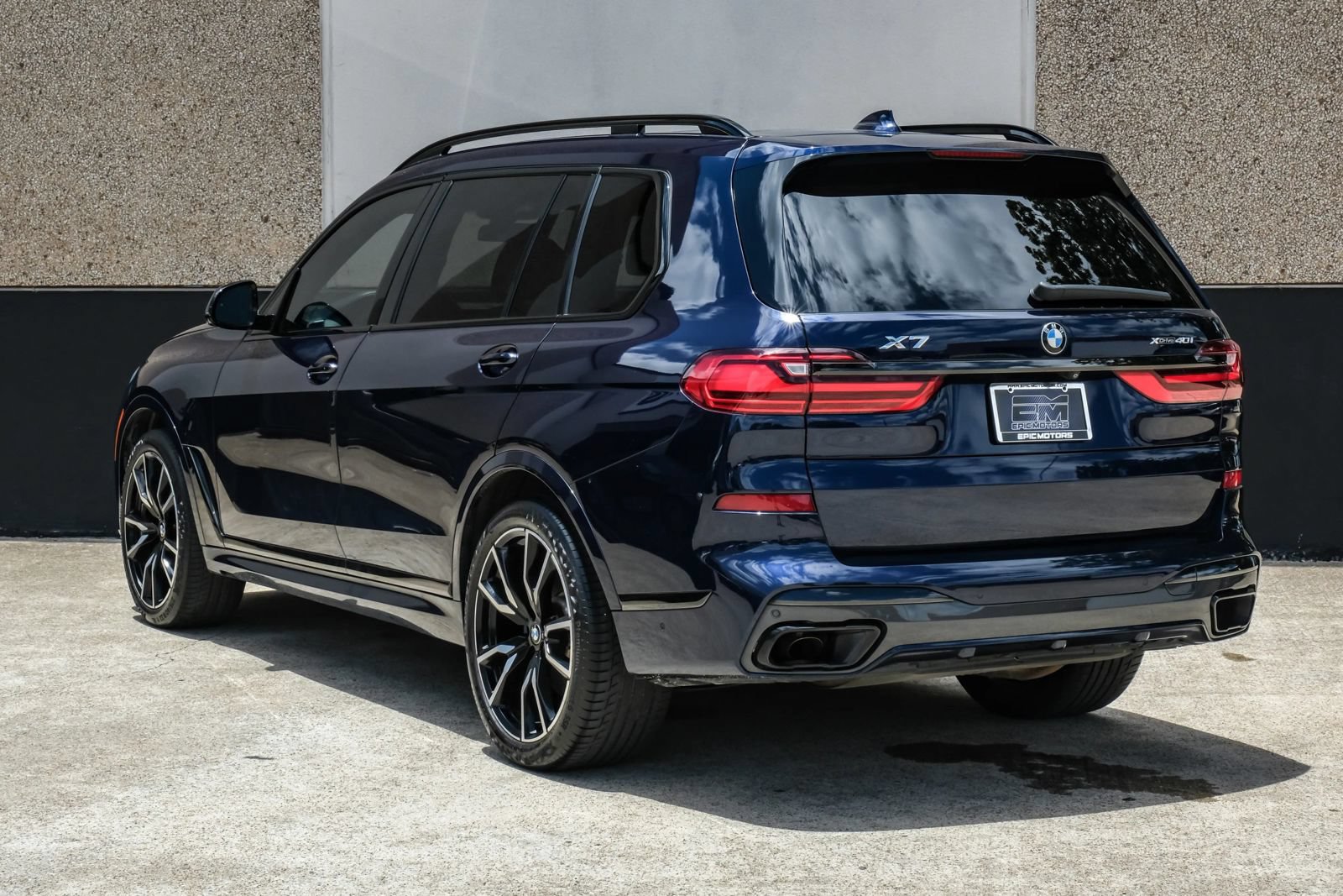Used 2021 BMW X7 xDrive40i w/ M Sport Package AWD/4WD image 12