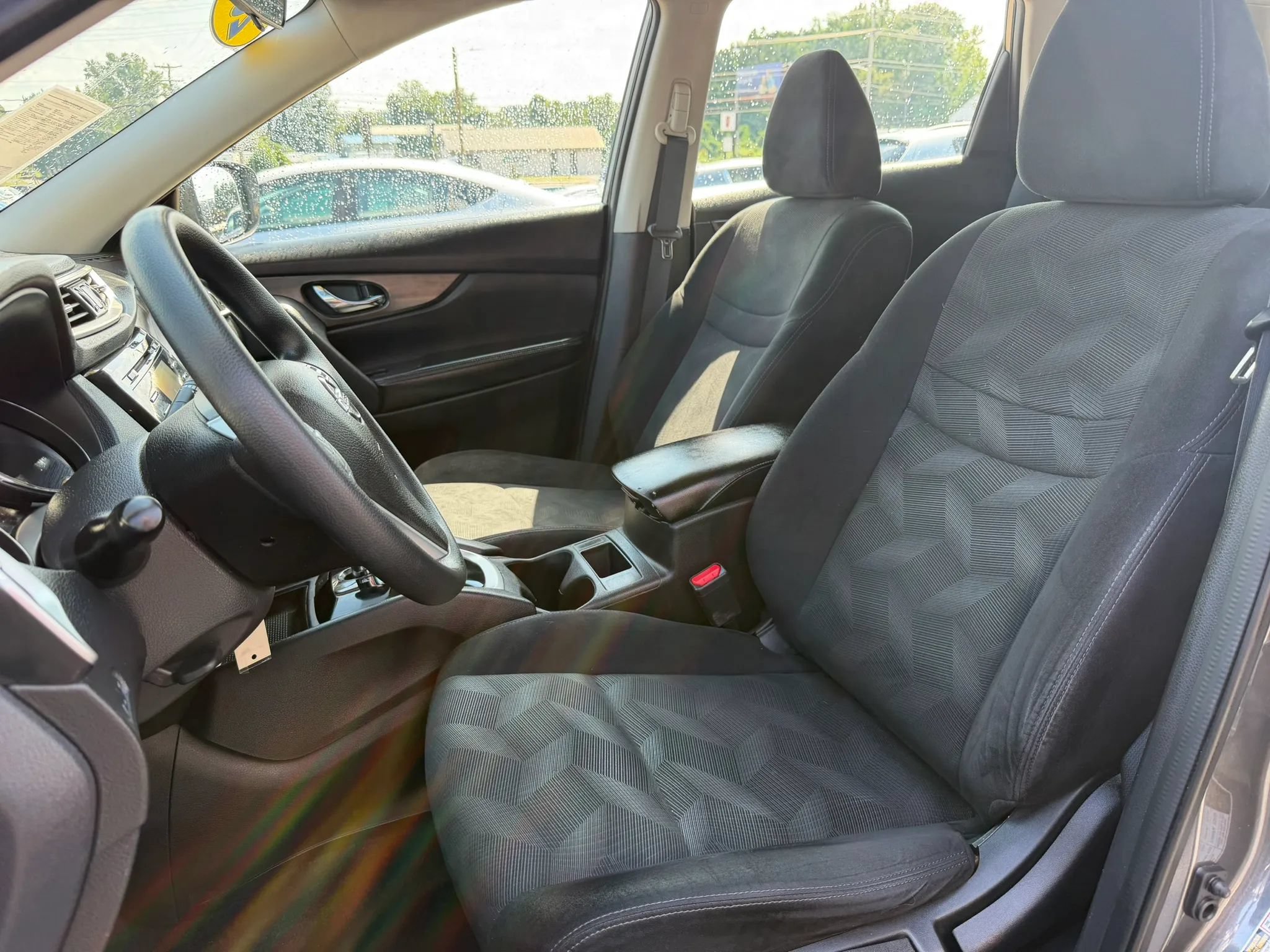 Used 2014 Nissan Rogue S FWD image 10