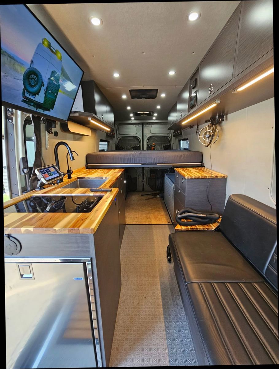 Used 2022 Mercedes-Benz Sprinter 2500 image 10