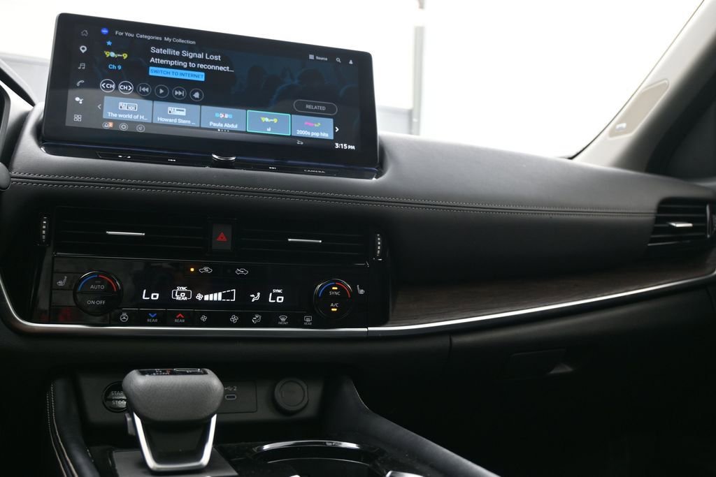 Used 2024 Nissan Rogue Platinum w/ Platinum Premium Package FWD image 15