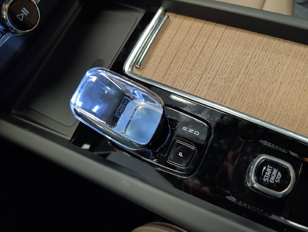 New 2026 Volvo XC60 B5 Plus w/ Protection Package Premier AWD/4WD image 26