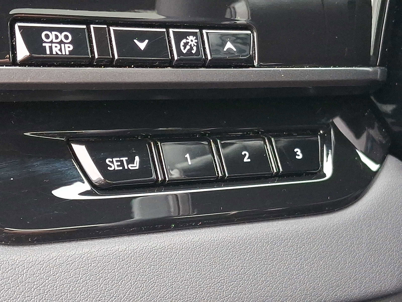 Used 2023 Lexus RX 350 Premium w/ Accessory Package (Z1) image 23