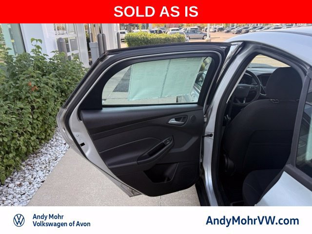 Used 2017 Ford Focus SEL w/ Cold Weather Package FWD image 18