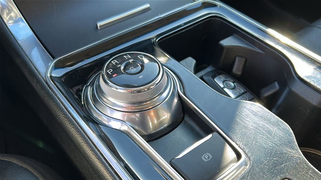 Used 2019 Ford Edge Titanium w/ Equipment Group 301A image 18