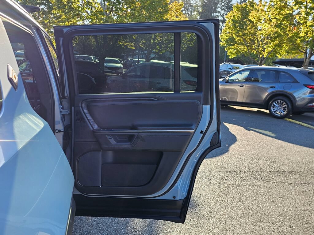 Used 2025 Rivian R1S Adventure Dual AWD/4WD image 25