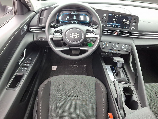 New 2026 Hyundai Elantra SE FWD image 8