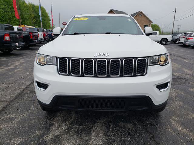 Used 2021 Jeep Grand Cherokee Laredo image 2