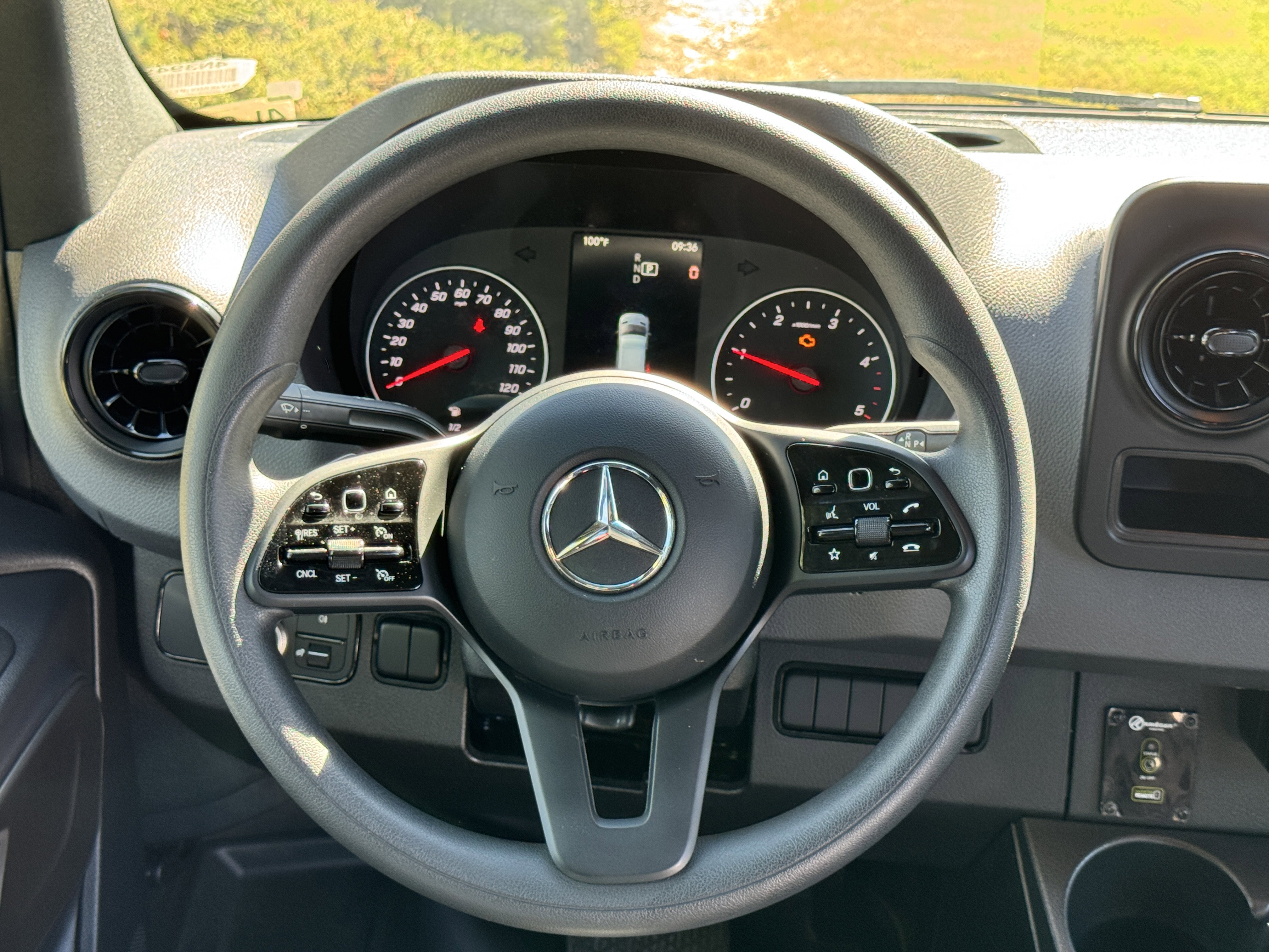 Used 2023 Mercedes-Benz Sprinter 2500 image 18