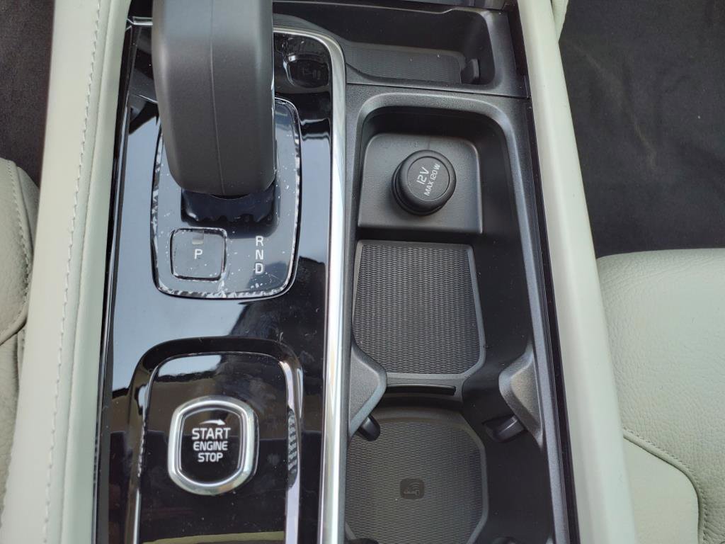 Certified 2025 Volvo XC90 T8 Plus w/ Protection Package image 19