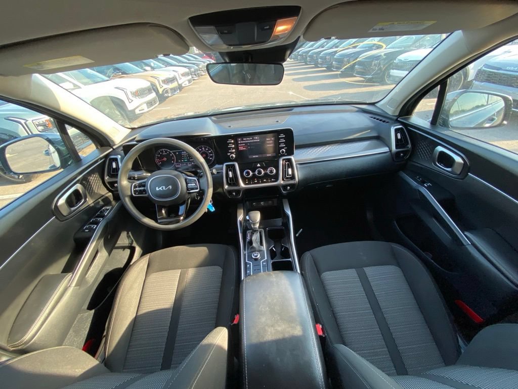 Certified 2023 Kia Sorento LX FWD image 16