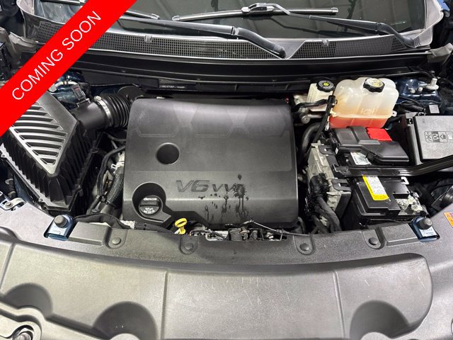 Used 2023 Chevrolet Traverse LS AWD/4WD image 3