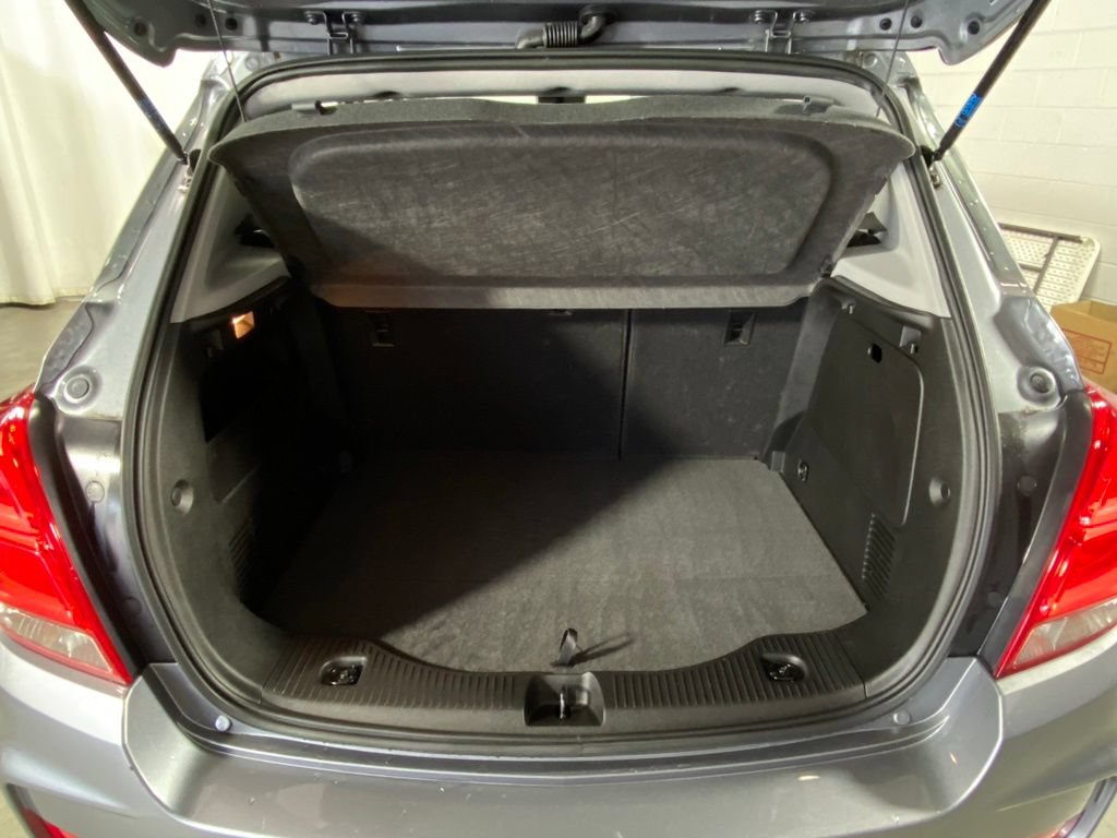 Used 2020 Chevrolet Trax LT FWD image 27