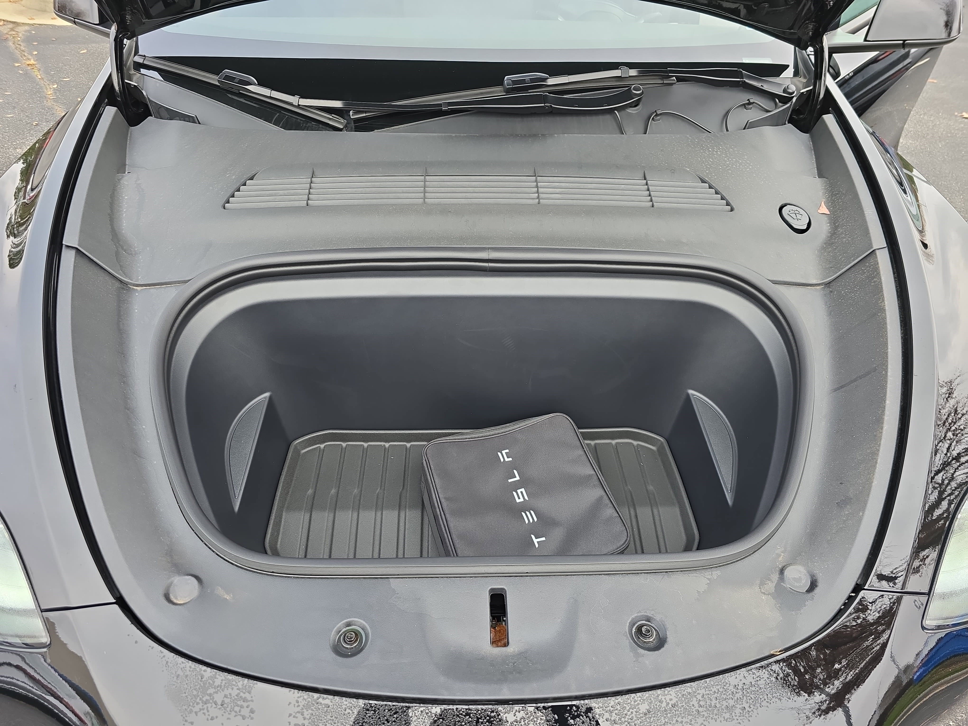 Used 2025 Tesla Model Y Long Range image 29